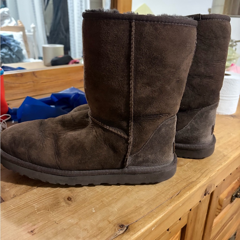 Classic Short UGG Boots in Chocolate Brown